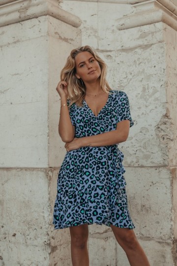 HASHTAG BIJ MARLEEN COLOURFUL REBEL LEOPARD WRAP DRESS