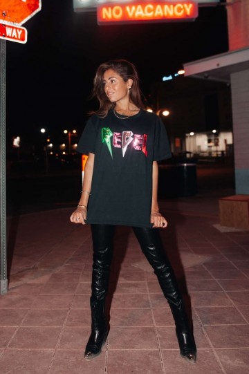 HASHTAG BIJ MARLEEN COLOURFUL REBEL SEQUINS OVERSIZED TEE BLACK
