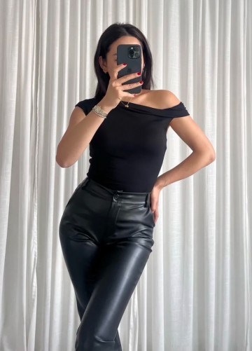 OFF SHOULDER TOP KM BLACK