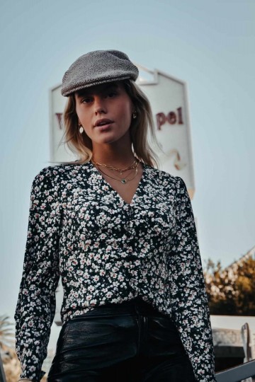 HASHTAG BIJ MARLEEN COLOURFUL REBEL ELIN DITZY FLORAL BLOUSE
