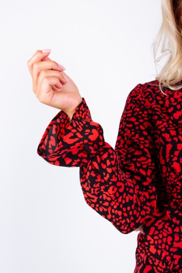 HASHTAG BIJ MARLEEN COLOURFUL REBEL XHARA LEOPARD RUFFLE BLOUSE BLACK/RED